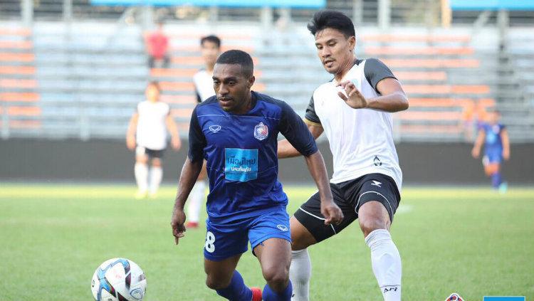 Pemain Port FC Terens Puhiri.
