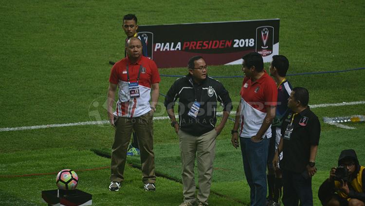 Ketua Steering Commitee Piala Presiden 2018 Maruarar Sirait, meninjau pedagang di Jakabaring Sport City (JSC).