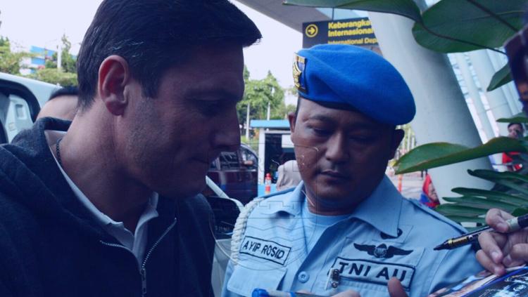 Javier Zanetti tiba di Bandung. Copyright: Persib