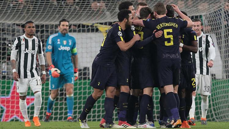 Aksi selebrasi para pemain Tottenham Hotspur di depan gawang Juventus. Copyright: INDOSPORT