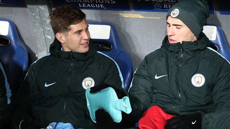 John Stones di bangku cadangan. - INDOSPORT