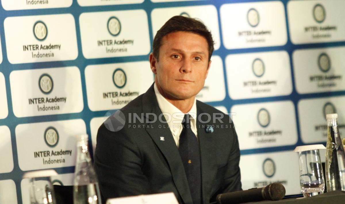 Javier Zanetti dalam jumpa pers di Jakarta. Copyright: Herry Ibrahim/Indosport.com