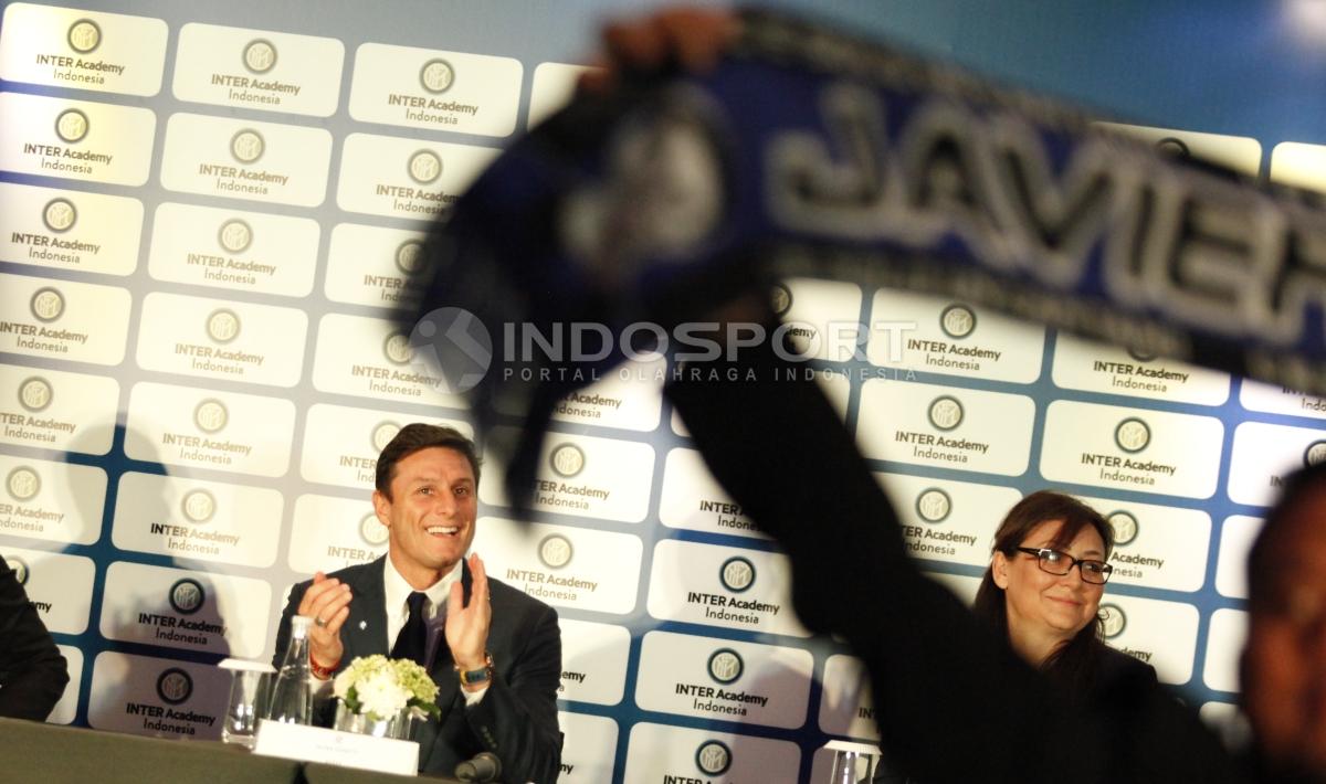 Javier Zanetti dalam jumpa pers di Jakarta. Copyright: Herry Ibrahim/Indosport.com
