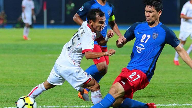 Riko Simanjuntak saat tampil membela Persija melawan JDT. Copyright: Media Persija