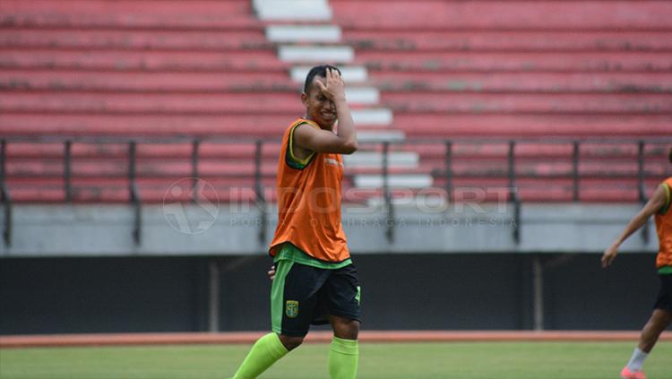 Pemain Persebaya Surabaya, Irfan Jaya. Copyright: Fitra Herdian/INDOSPORT