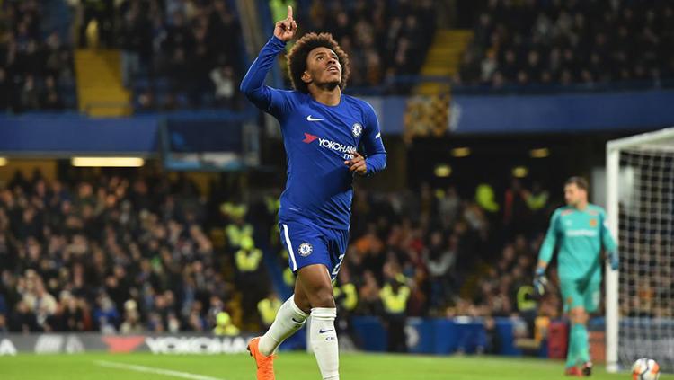 Willian berselebrasi usai membobol gawang Hull City dalam pertandingan FA Cup. Copyright: BBC Sport