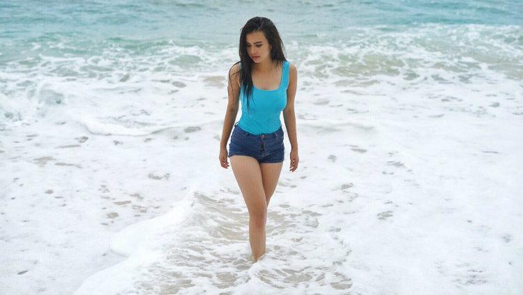 Maria Vania.