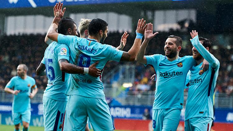 Luis Suarez membuka keunggulan Barcelona atas Eibar. Copyright: INDOSPORT