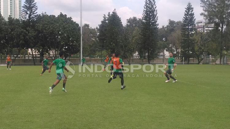 Latihan Timnas U-23 di Lapangan ABC Copyright: Petrus Manus Da Yerrimon/INDOSPORT