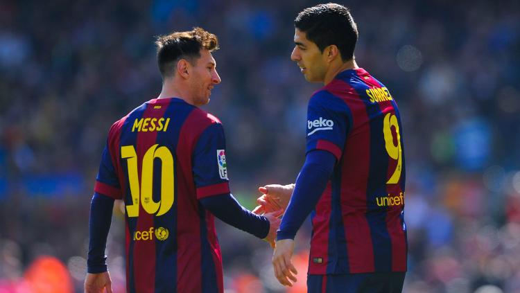 Messi dan Suarez di dalam lapangan Copyright: barcablaugranes.com