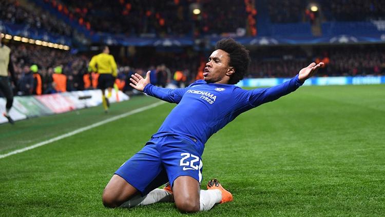 Aksi selebrasi Willian usai mencetak gol ke gawang Barcelona pada menit ke-62. Copyright: INDOSPORT