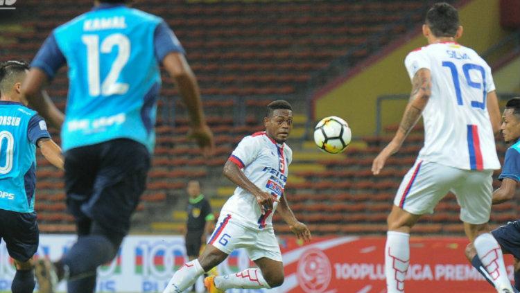 David Laly saat menjalani debut bersama Felcra FC.