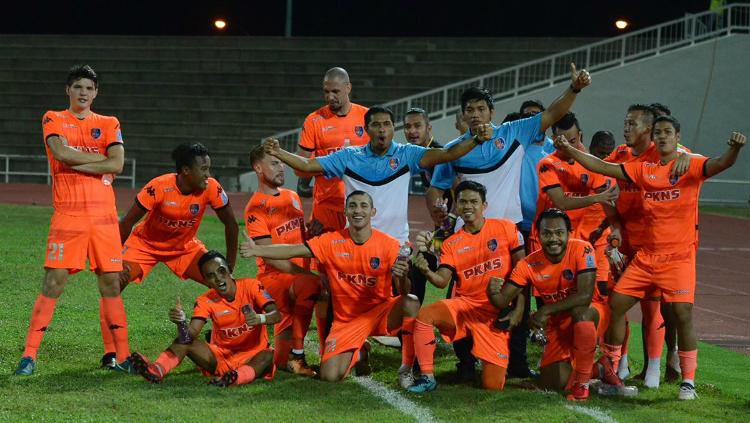 Foto seluruh skuat PKNS FC