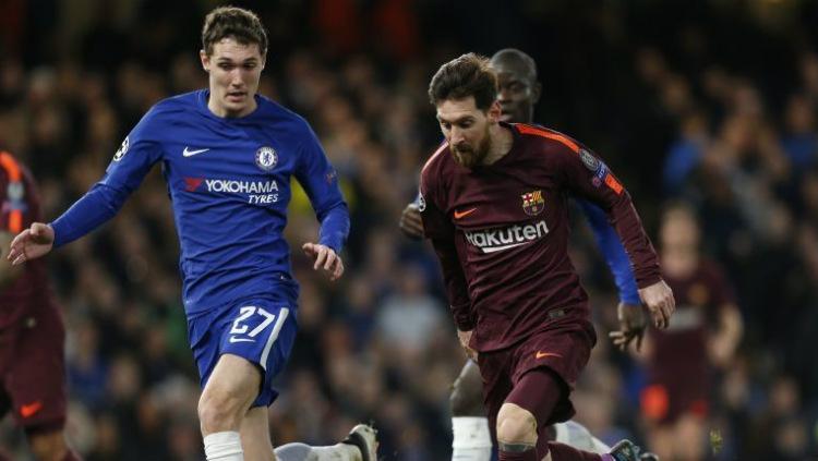 Bek Chelsea Andreas Christensen dan penyerang Barcelona, Lionel Messi Copyright: Getty Images