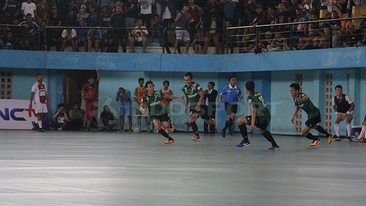 Blacksteel vs Bintang Timur Surabaya.