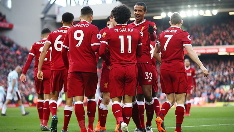 Pemain Liverpool merayakan gol Mohamed Salah. Copyright: INDOSPORT