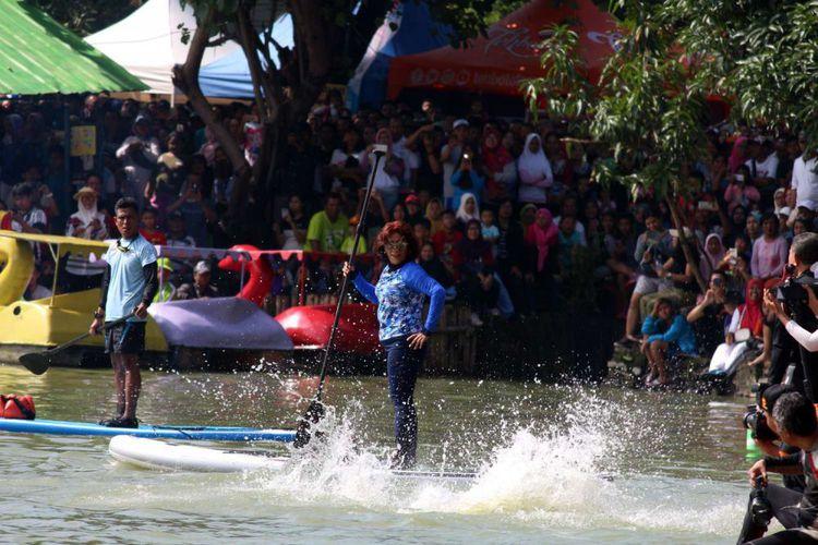 Menteri Susi Pudjiastuti di Danau Sunter. - INDOSPORT