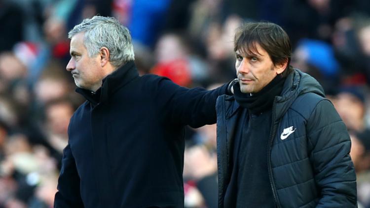 Mourinho sesaat setelah bersalaman dengan Antonio Conte usai laga Man United vs Chelsea Copyright: Getty Image