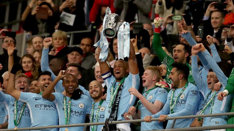 Man City juara, Kompany mengangkat Piala Liga Inggris Copyright: Getty Image