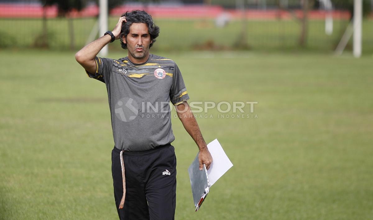Pelatih Persija Jakarta, Stefano Cugurra Teco.