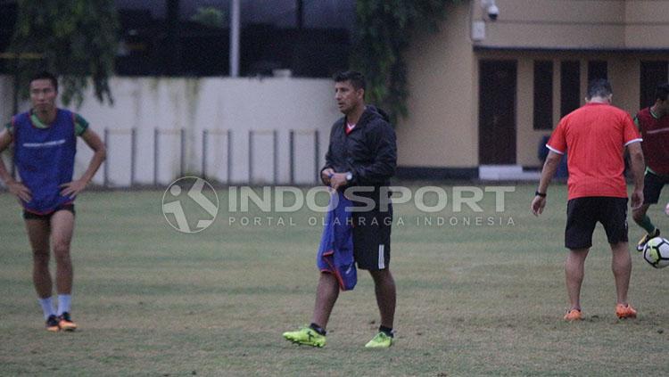 Sesi latihan Persebaya