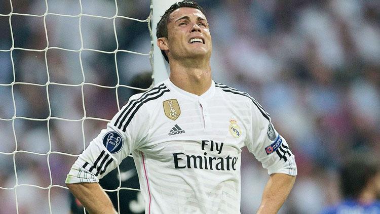 Ekspresi kekecewaan Cristiano Ronaldo. Copyright: Pinterest.