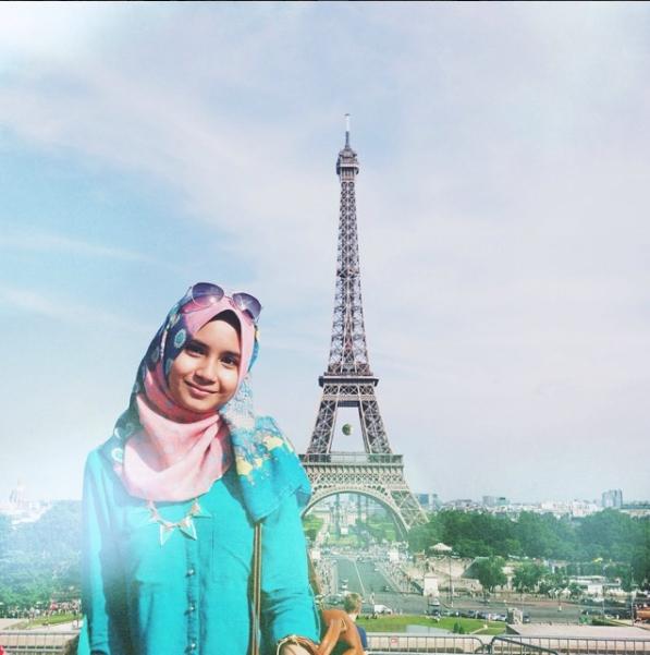Darina Kamal saat di Paris. Copyright: Instagram@Darina Kamal