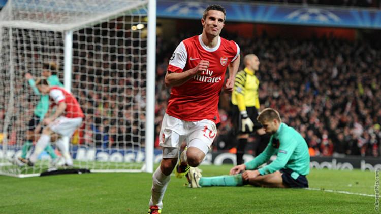 Robin van Persie merayakan golnya untuk Arsenal Copyright: ArsenalPics.com