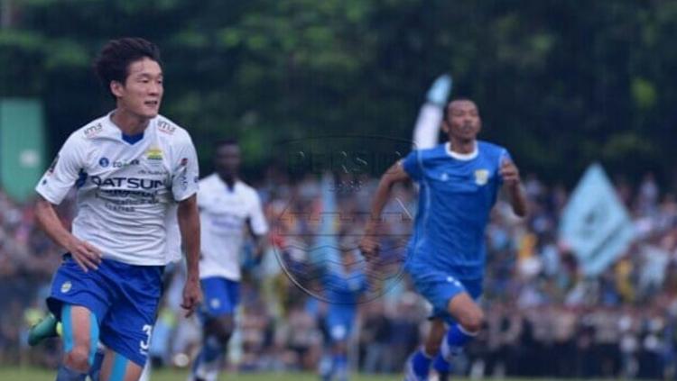 Gelandang Persib Bandung Oh In-Kyun. Copyright: Instagram/@persib_official