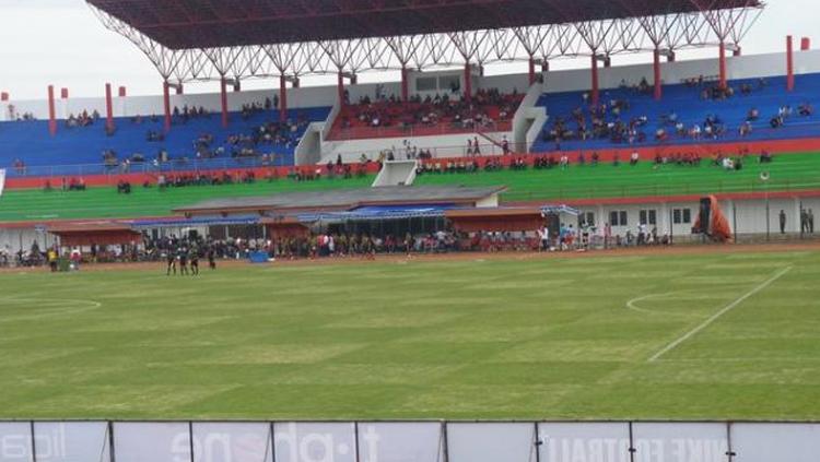 Salah satu sudut di pinggir lapangan Stadion Sultan Agung, Blitar.