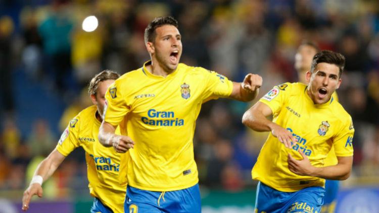 Las Palmas saat berhasil menjebol gawang Barcelona