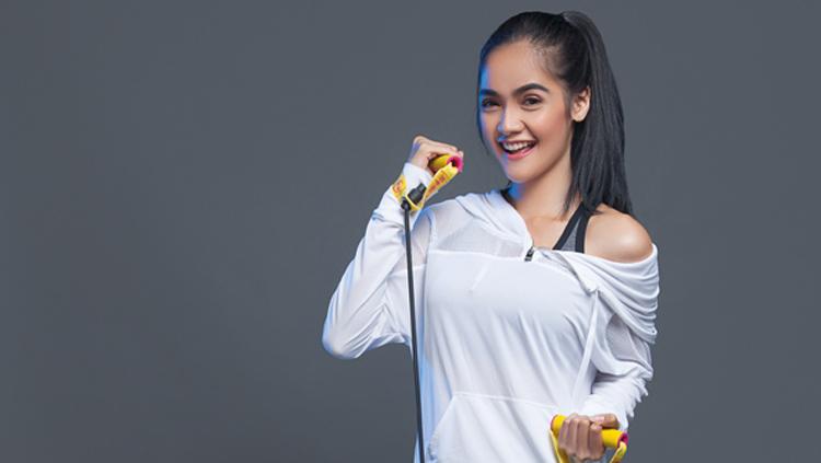 Kartika Berliana, Pakai Sportbra Pink, Kartika Berliana Makin Seksi dan 'Kencang'. - INDOSPORT
