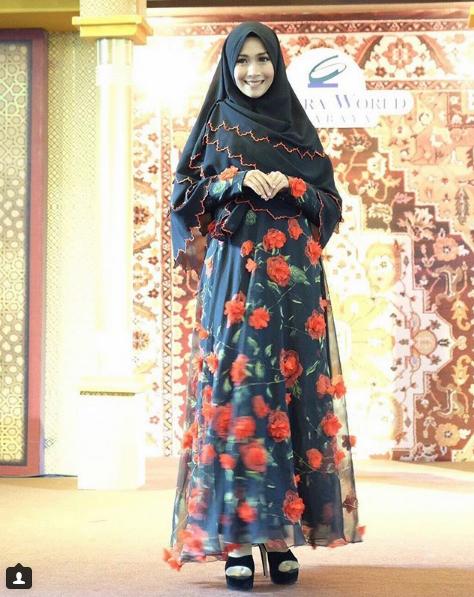 Alvira, WAGs cantik kekasih bek Persebaya Rachmat Irianto Copyright: Instagram/Alviraaa