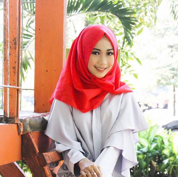 Alvira, WAGs cantik kekasih bek Persebaya Rachmat Irianto Copyright: Instagram/Alviraaa