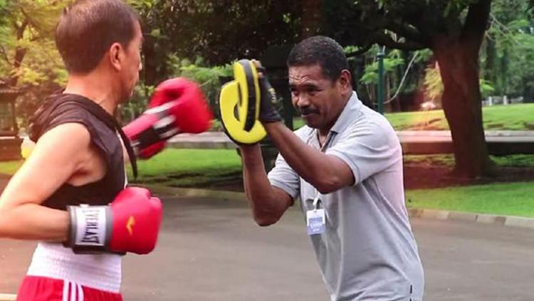 Presiden Joko Widodo latihan tinju. Copyright: Internet