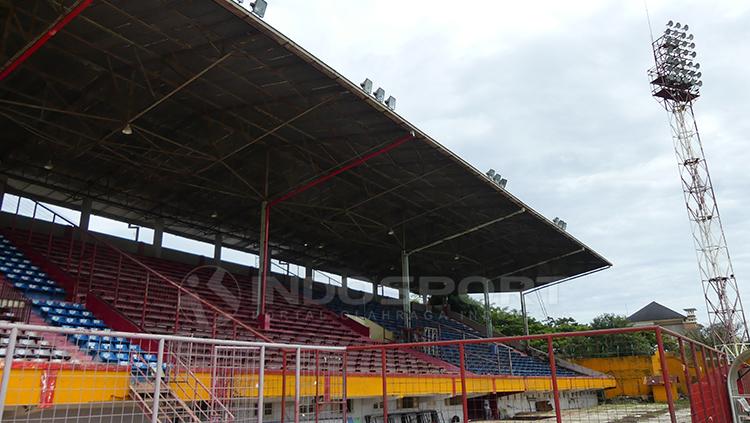 Penerangan lampu di Stadion Andi Mattalatta Mattoanging bisa segera dibenahi. - INDOSPORT