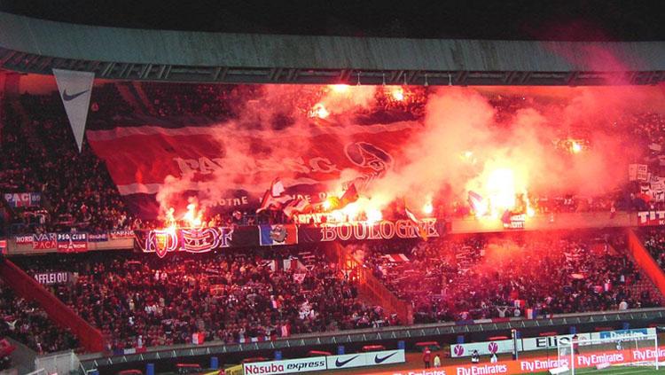 Suasana Parc des Princes sesaat sebelum laga antara PSG vs Madrid dimulai. Copyright: @ReposarEnPaz