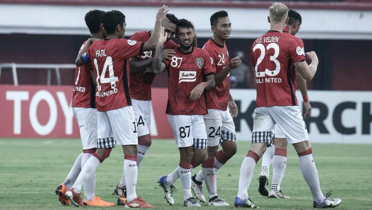 Selebrasi para pemain Bali United.