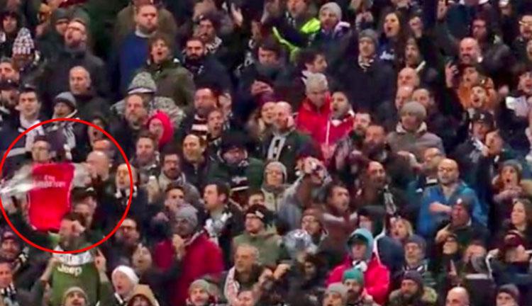 Ada Fans Arsenal yang tertangkap kamera menonton pertandingan Tottenham Hotspurs vs Juventus Copyright: Istimewa