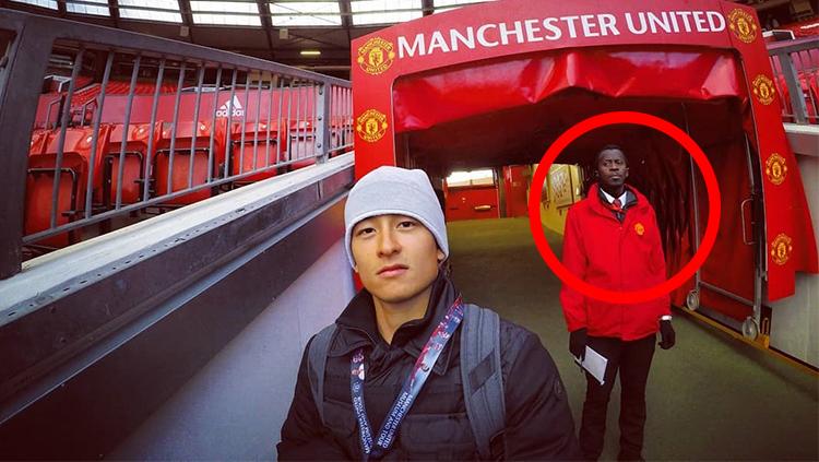 Rio Haryanto berkunjung ke Old Traffod. - INDOSPORT