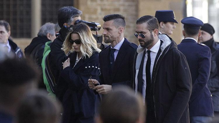 Marek Hamsik dan pemain Napoli lainnya hadir di prosesi pemakaman Astori. Copyright: AP