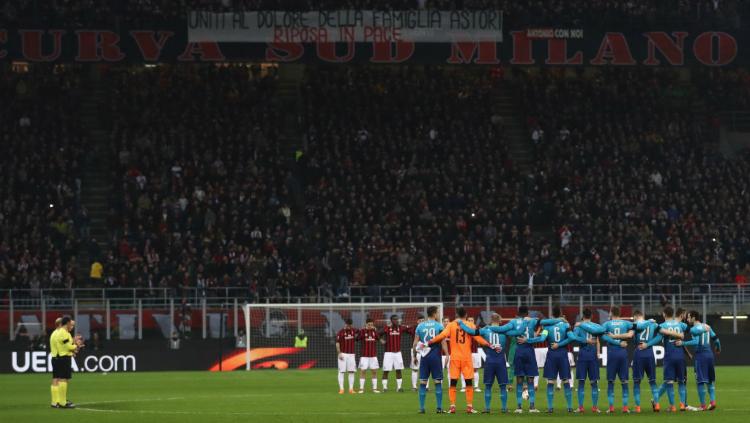 Kedua tim beri penghormatan untuk mendiang Davide Astori.