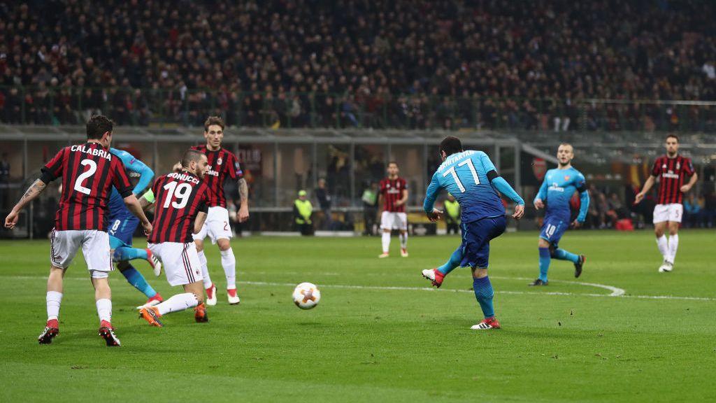 Mkhitaryan cetak gol pertama untuk Arsenal. - INDOSPORT