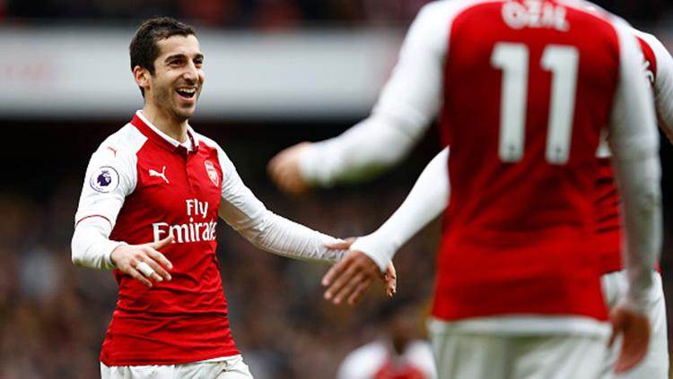 Henrikh Mkhitaryan jadi pemain ketiga Arsenal yang membobol gawang Watford di pekan ke-30 Liga Primer Inggris. - INDOSPORT