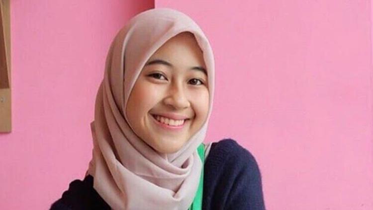 Senyum manis Adiba Khanza. Copyright: Instagram@AdibaKhanza