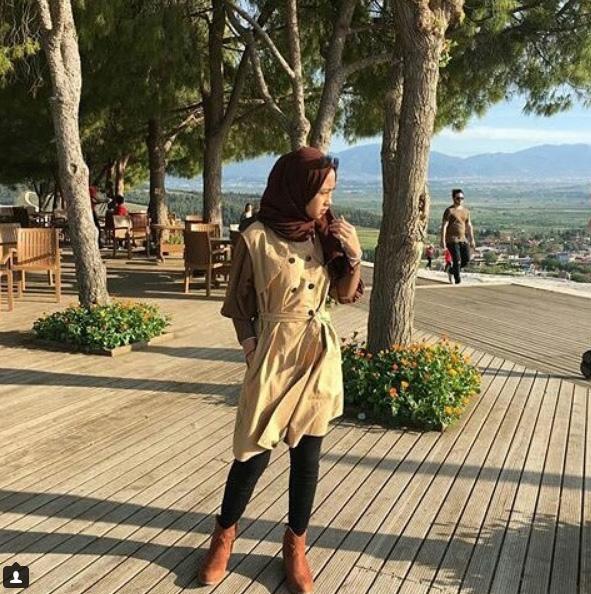 Potret Adiba Khanza saat berwisata di salah satu tempat. Copyright: Instagram@AdibaKhanza