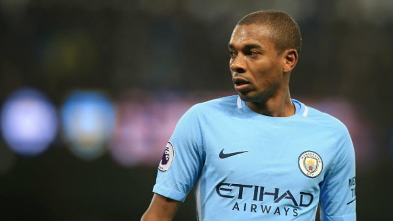 Fernandinho, gelandang Man City. Copyright: INDOSPORT