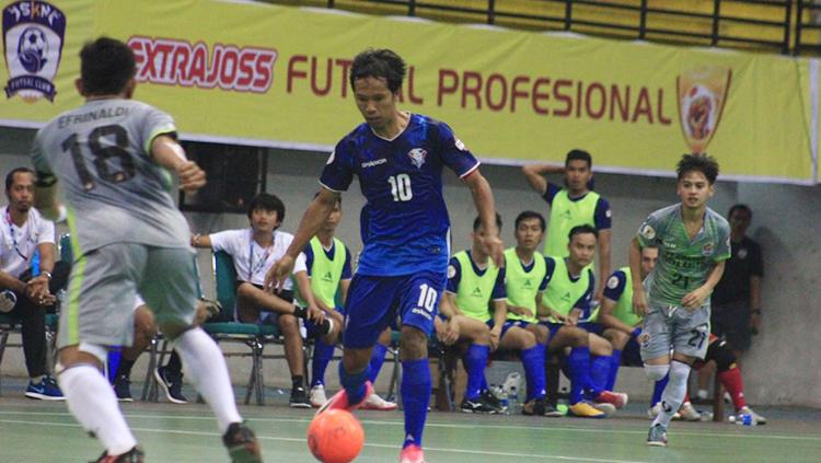 Situasi pertandingan GIGA FC vs APK Samarinda. - INDOSPORT