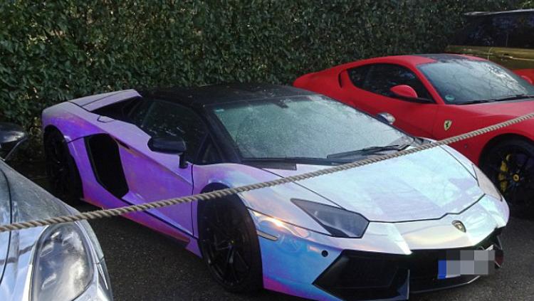 Koleksi mobil Pierre-Emerick Aubameyang.