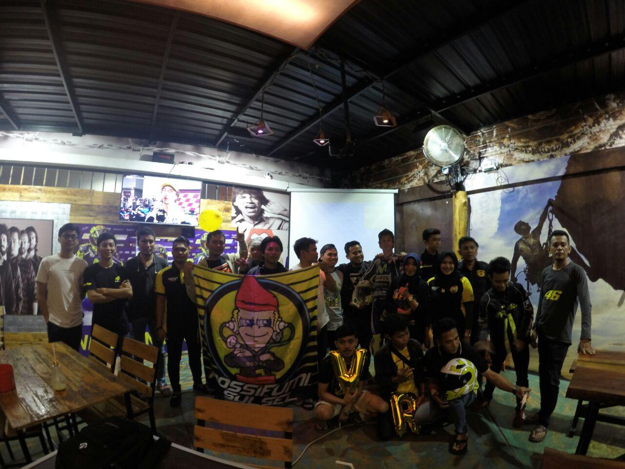 Keseruan Nobar FCVRI Regional Sulsel Copyright: Fans Club Valentino Rossi Indonesia